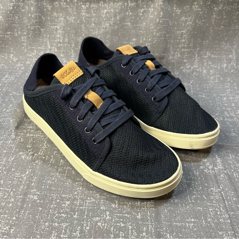 Olukai shoes size 5